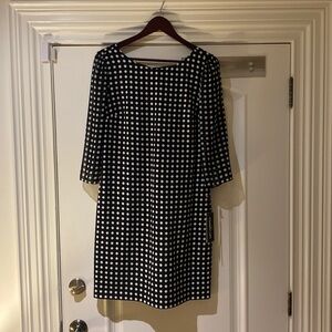 ✨PRICE DROP ✨ NWT Karl Lagerfeld knee length shift dress